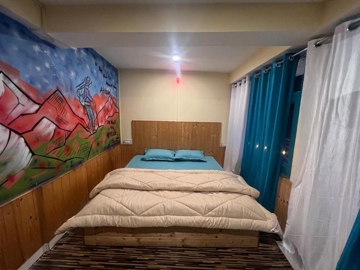The Vagabond Manali Hostel Buitenkant foto