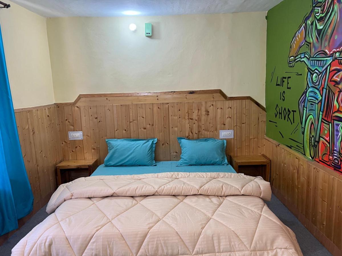 The Vagabond Manali Hostel Buitenkant foto