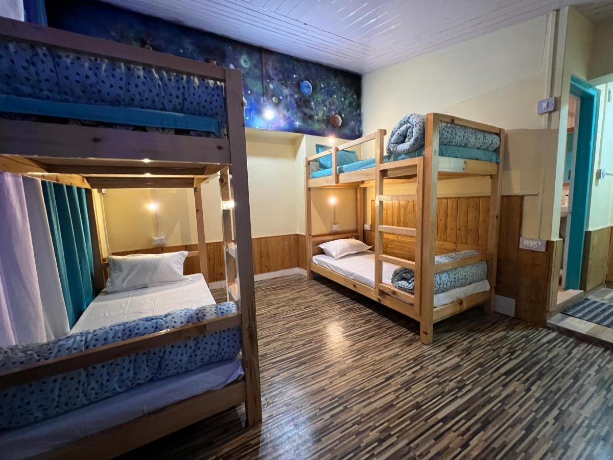 The Vagabond Manali Hostel Buitenkant foto